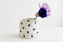 Load image into Gallery viewer, Blueberry Vase
