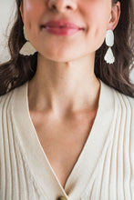 Load image into Gallery viewer, Twist and Shout Earrings