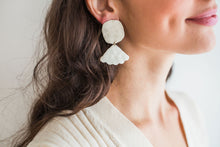 Load image into Gallery viewer, Twist and Shout Earrings
