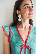 Load image into Gallery viewer, Twist and Shout Earrings