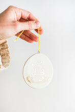 Load image into Gallery viewer, Pancake Plate Bird Ornament
