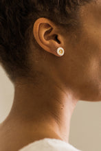 Load image into Gallery viewer, Gold Circle Studs