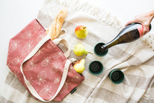 Load image into Gallery viewer, Berry Tote - In Sienna