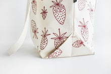 Load image into Gallery viewer, Berry Tote - In Cream