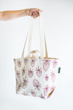 Load image into Gallery viewer, Berry Tote - In Cream