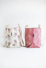 Load image into Gallery viewer, Berry Tote - In Sienna