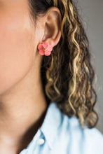 Load image into Gallery viewer, Flower Studs