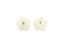 Load image into Gallery viewer, Flower Studs