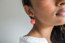 Load image into Gallery viewer, Flower Hoops