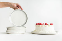 Load image into Gallery viewer, Porcelain Pinstripe Plates