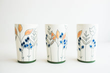 Load image into Gallery viewer, Floral Tumbler
