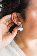 Load image into Gallery viewer, Snowdrop Earrings