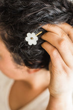 Load image into Gallery viewer, Daisy Hair Pins