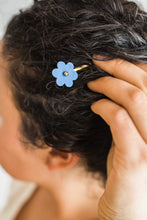 Load image into Gallery viewer, Daisy Hair Pins