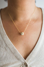 Load image into Gallery viewer, Gold Striped Pendant