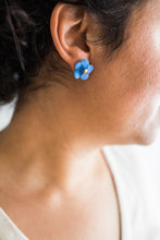 Load image into Gallery viewer, Flower Studs