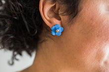 Load image into Gallery viewer, Flower Studs
