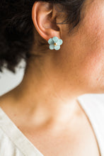 Load image into Gallery viewer, Flower Studs