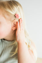 Load image into Gallery viewer, Daisy Hair Pins