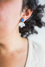 Load image into Gallery viewer, Snowdrop Earrings