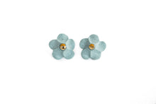 Load image into Gallery viewer, Flower Studs