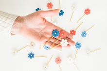 Load image into Gallery viewer, Daisy Hair Pins