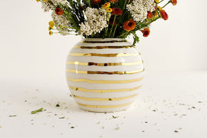 Porcelain Gold Striped Vase (9 stripes)