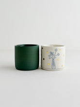 Load image into Gallery viewer, Bud Vase Candle - Peony + Magnolia
