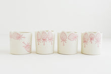 Load image into Gallery viewer, Wavy Rim Strawberry Cup
