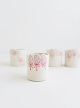 Load image into Gallery viewer, Wavy Rim Strawberry Cup
