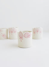Load image into Gallery viewer, Wavy Rim Strawberry Cup
