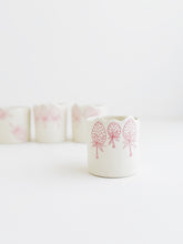 Load image into Gallery viewer, Wavy Rim Strawberry Cup

