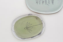 Load image into Gallery viewer, Earthenware Oval Serving Trays - Small Mint Coneflower
