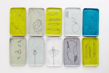 Load image into Gallery viewer, Earthenware Catch-All Tray - Medium
