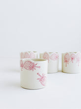 Load image into Gallery viewer, Wavy Rim Strawberry Cup
