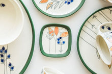 Load image into Gallery viewer, Porcelain Floral Square Plate
